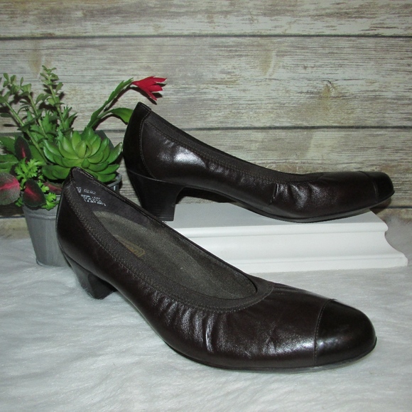 Munro Shoes - Munro American Odette Brown Leather Cap Toe Pumps